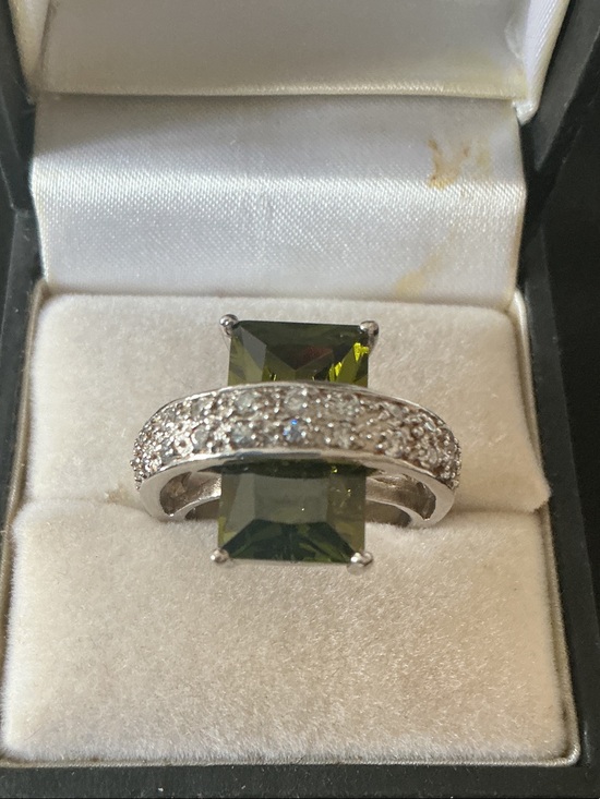 Jewelry - Green Gemstone and Pave Silver Ring - Elegant Women's Jewelry